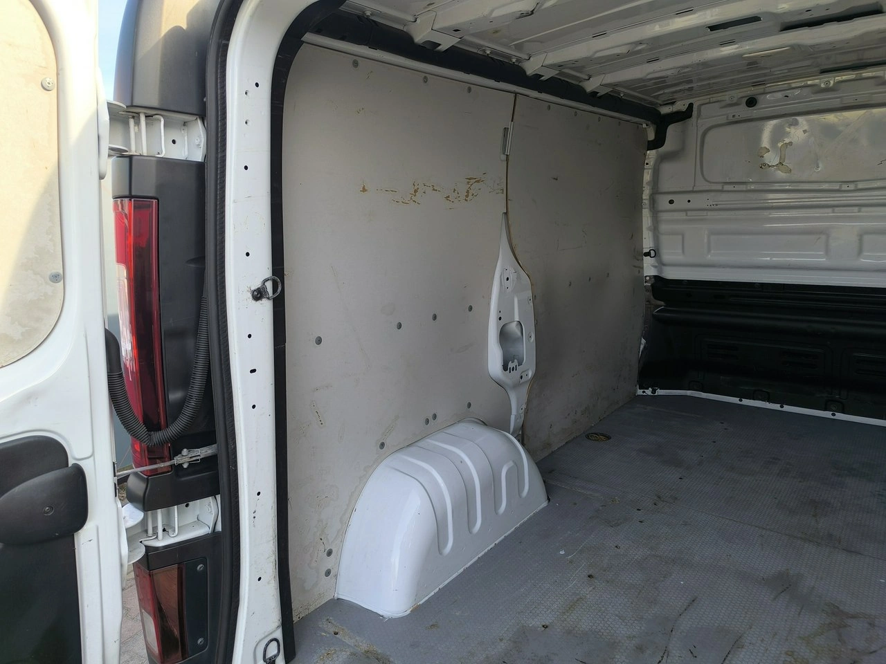 Opel Vivaro - Zdjęcie 24