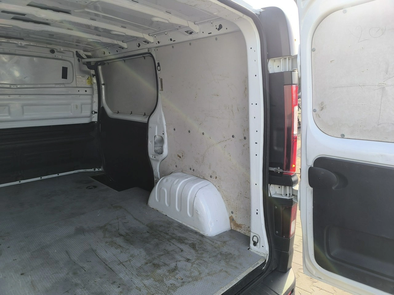 Opel Vivaro - Zdjęcie 25