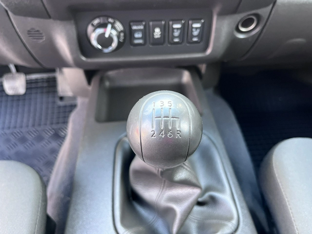 Nissan Navara - Zdjęcie 19