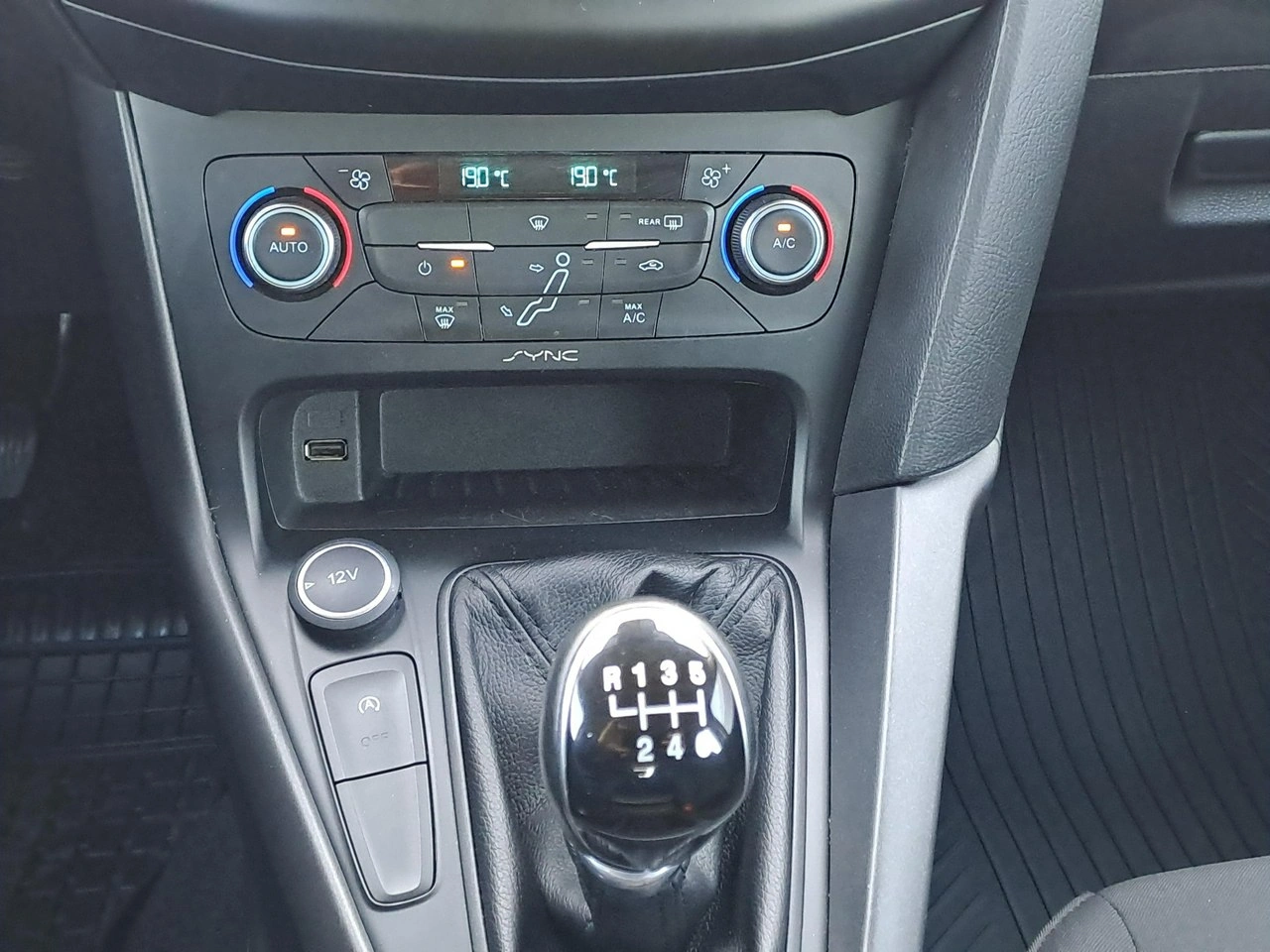 Ford Focus - Zdjęcie 21