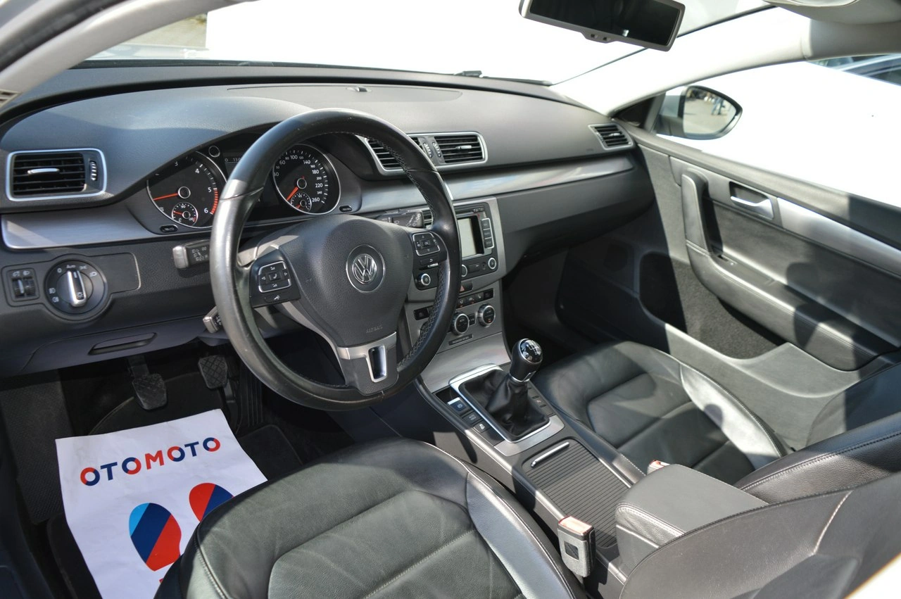 Volkswagen Passat - Zdjęcie 18