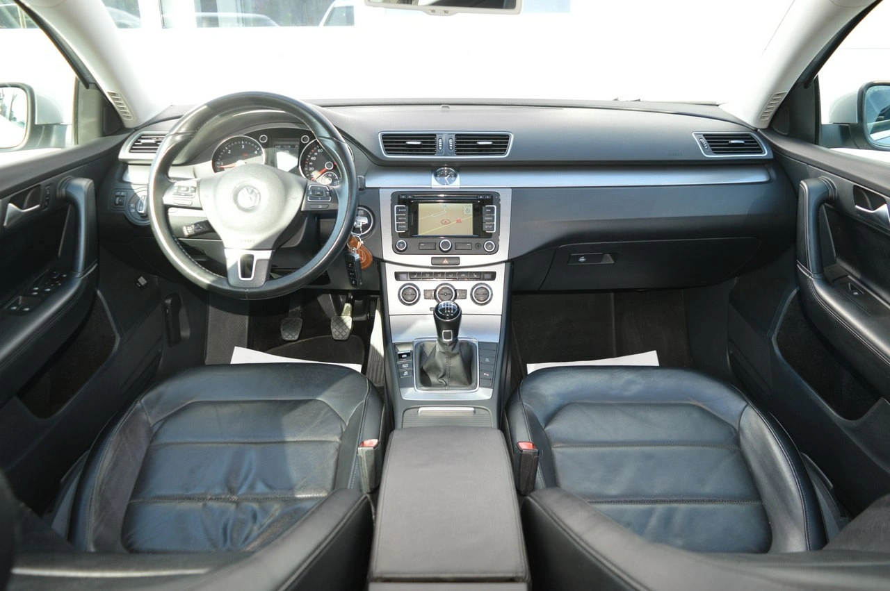 Volkswagen Passat - Zdjęcie 1