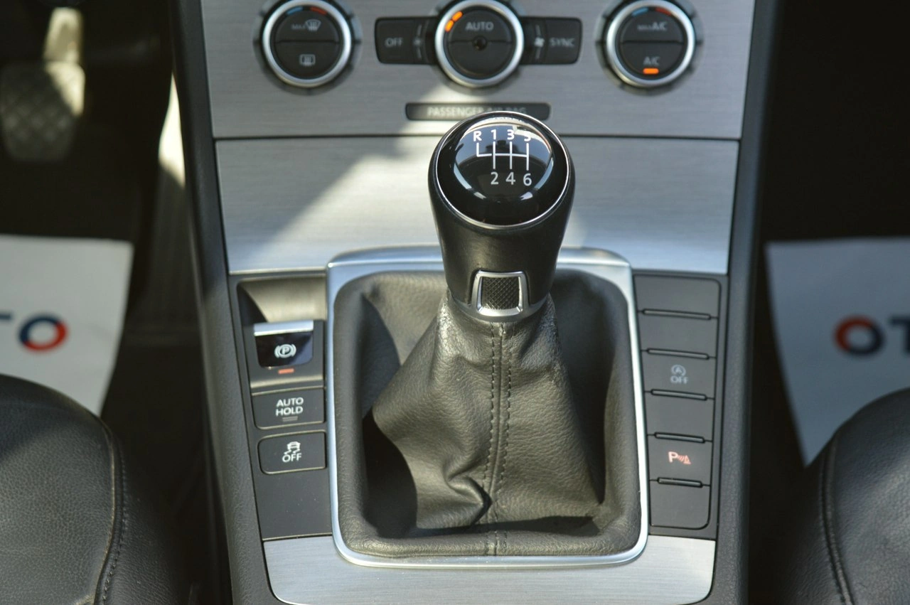 Volkswagen Passat - Zdjęcie 24