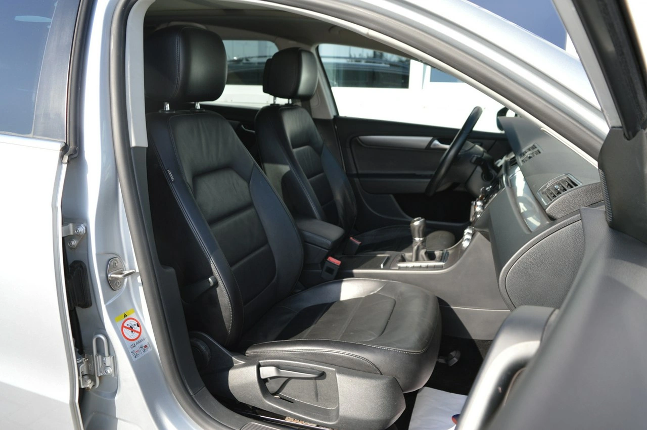 Volkswagen Passat - Zdjęcie 26