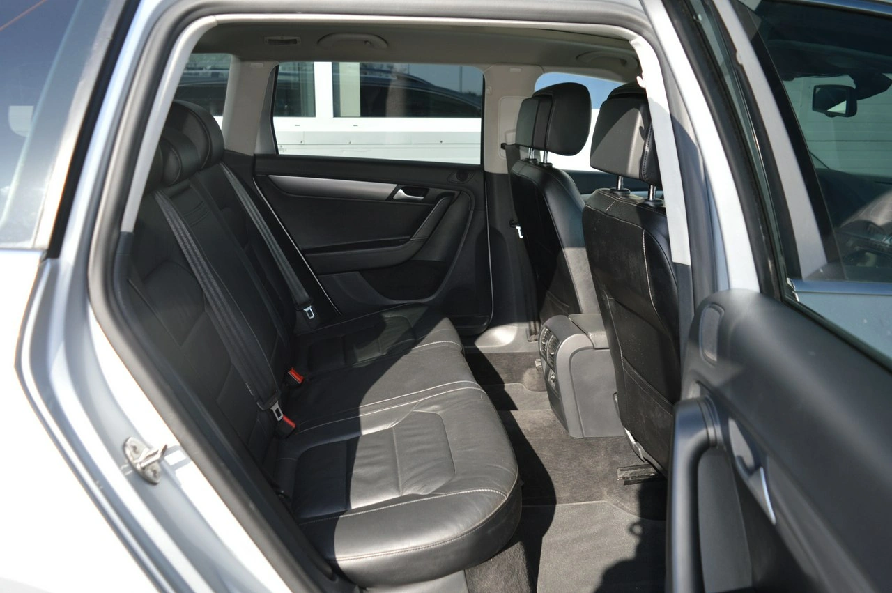 Volkswagen Passat - Zdjęcie 29