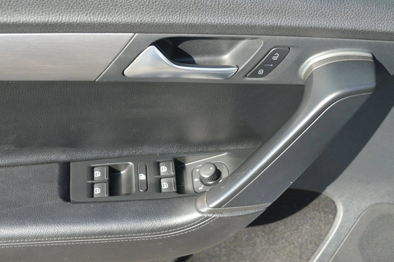 Volkswagen Passat - Zdjęcie 36