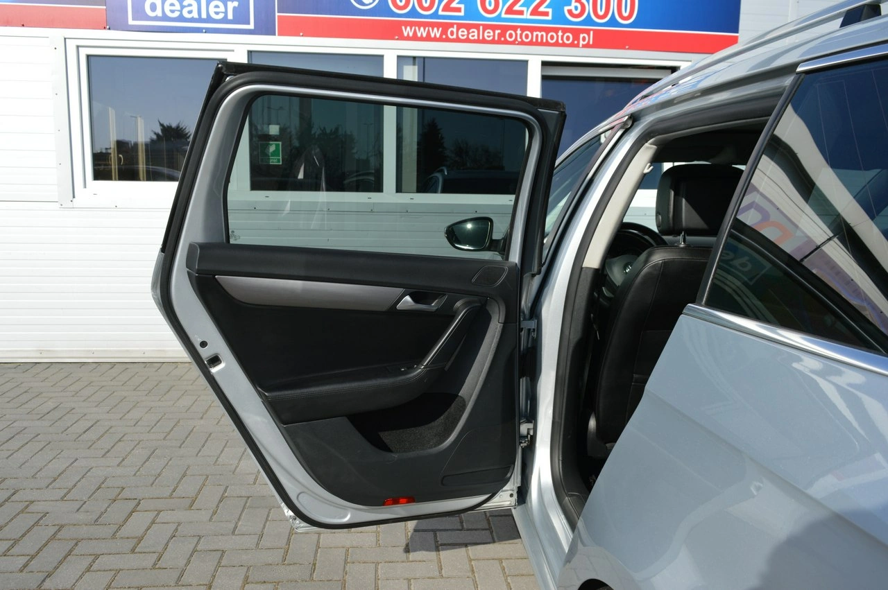 Volkswagen Passat - Zdjęcie 37