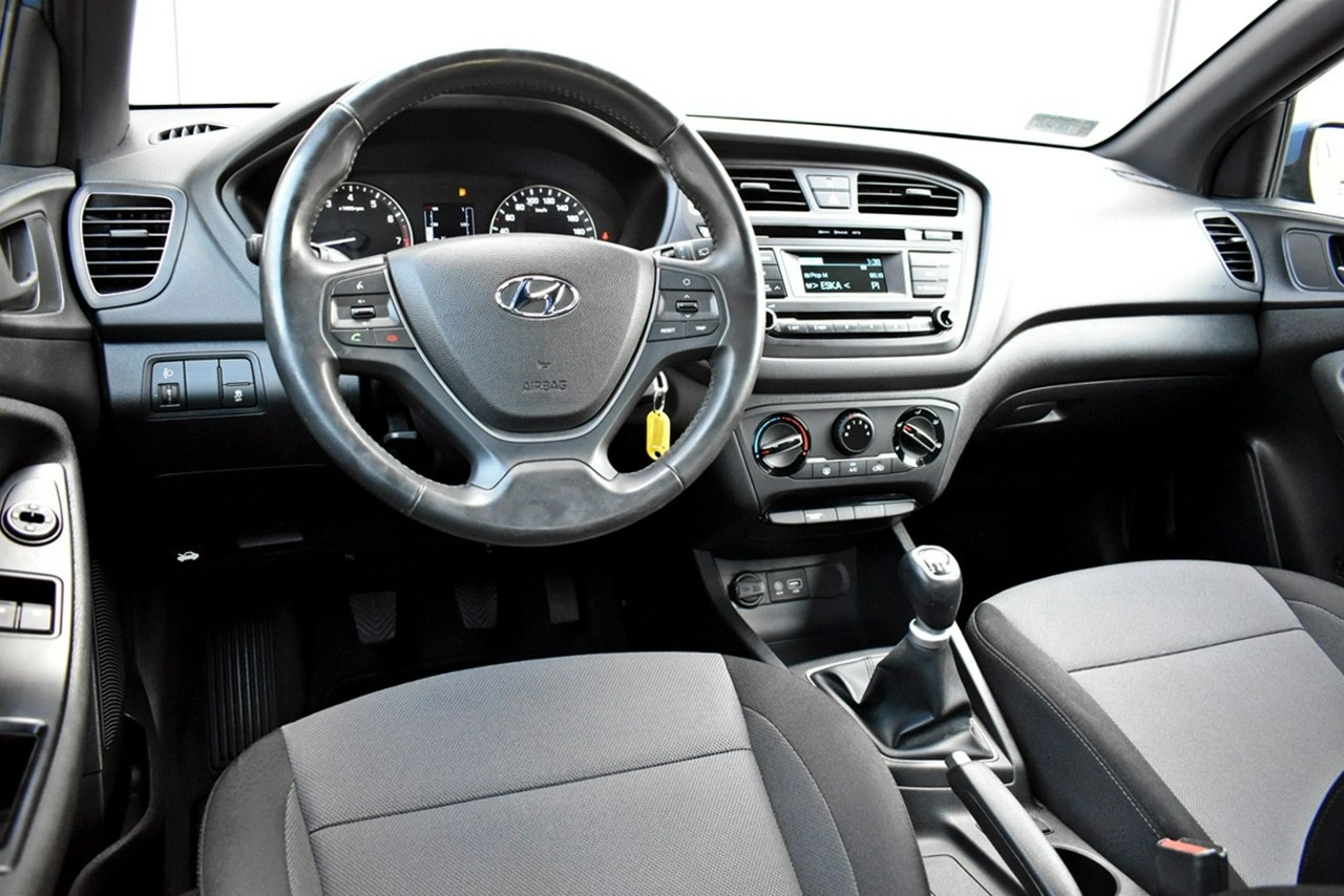 Hyundai i20 - Zdjęcie 11