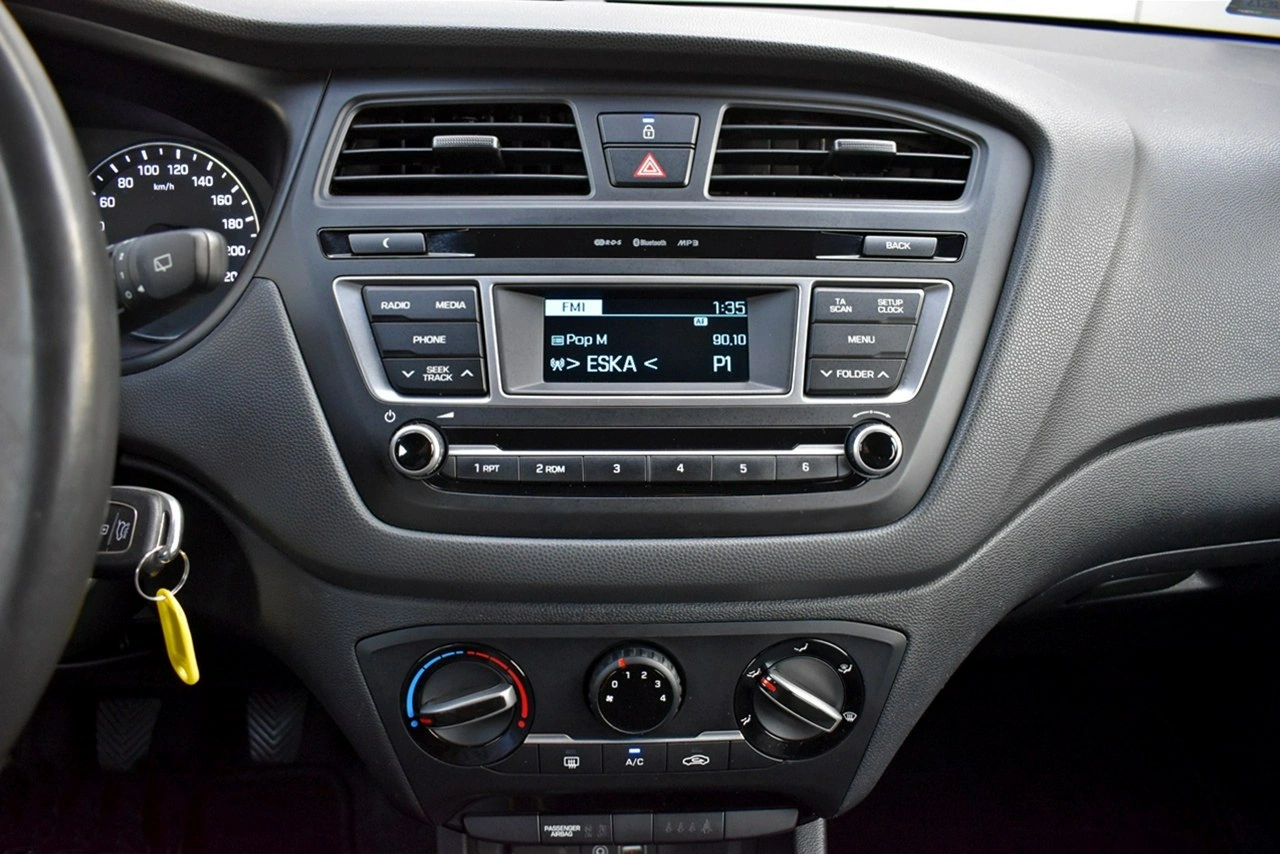 Hyundai i20 - Zdjęcie 17