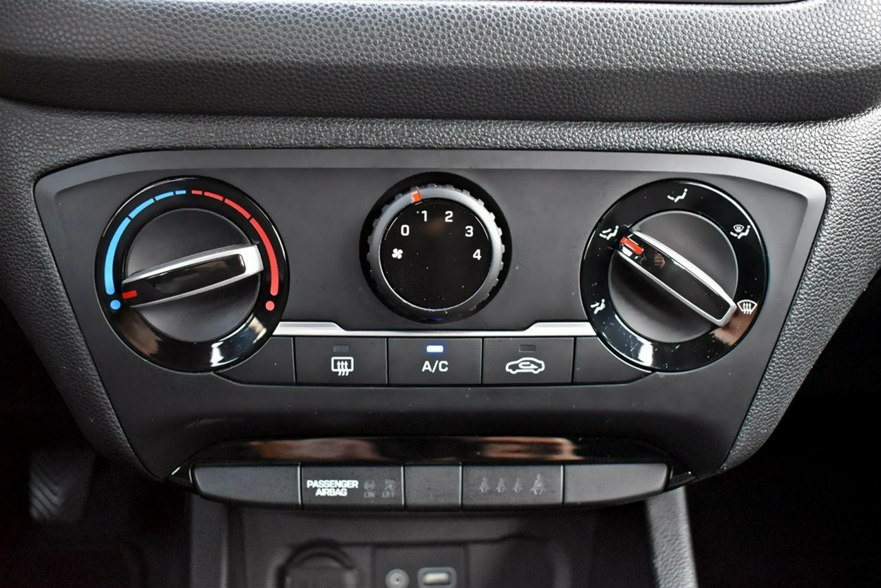 Hyundai i20 - Zdjęcie 19