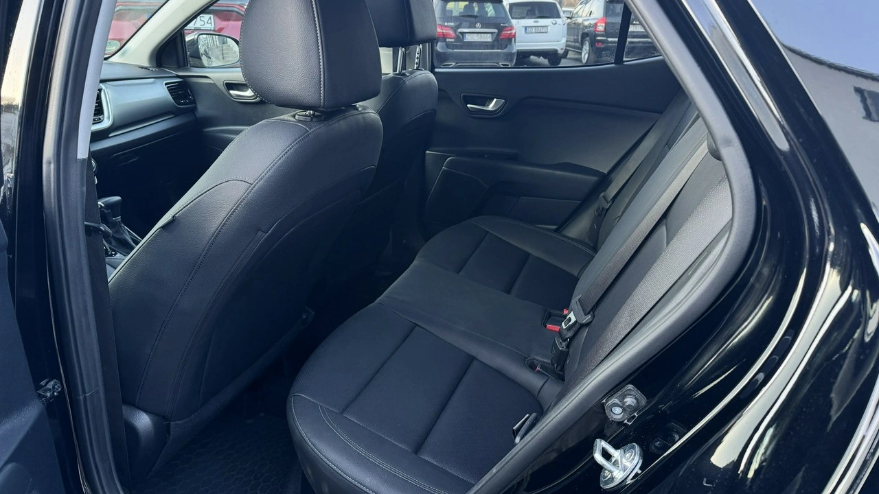 Kia Stonic - Zdjęcie 8