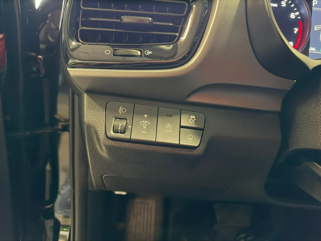 Kia Stonic - Zdjęcie 11