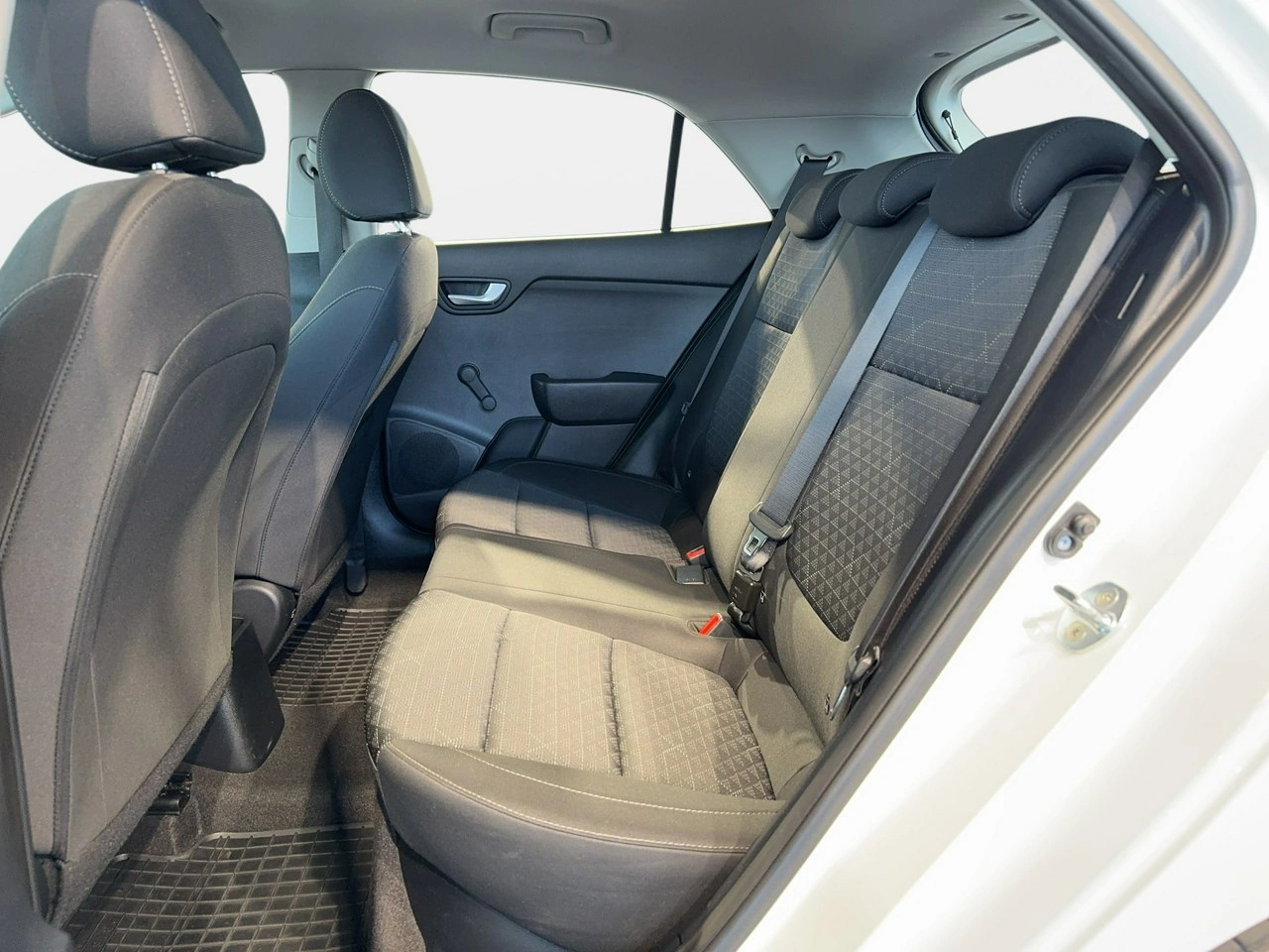 Kia Rio - Zdjęcie 12