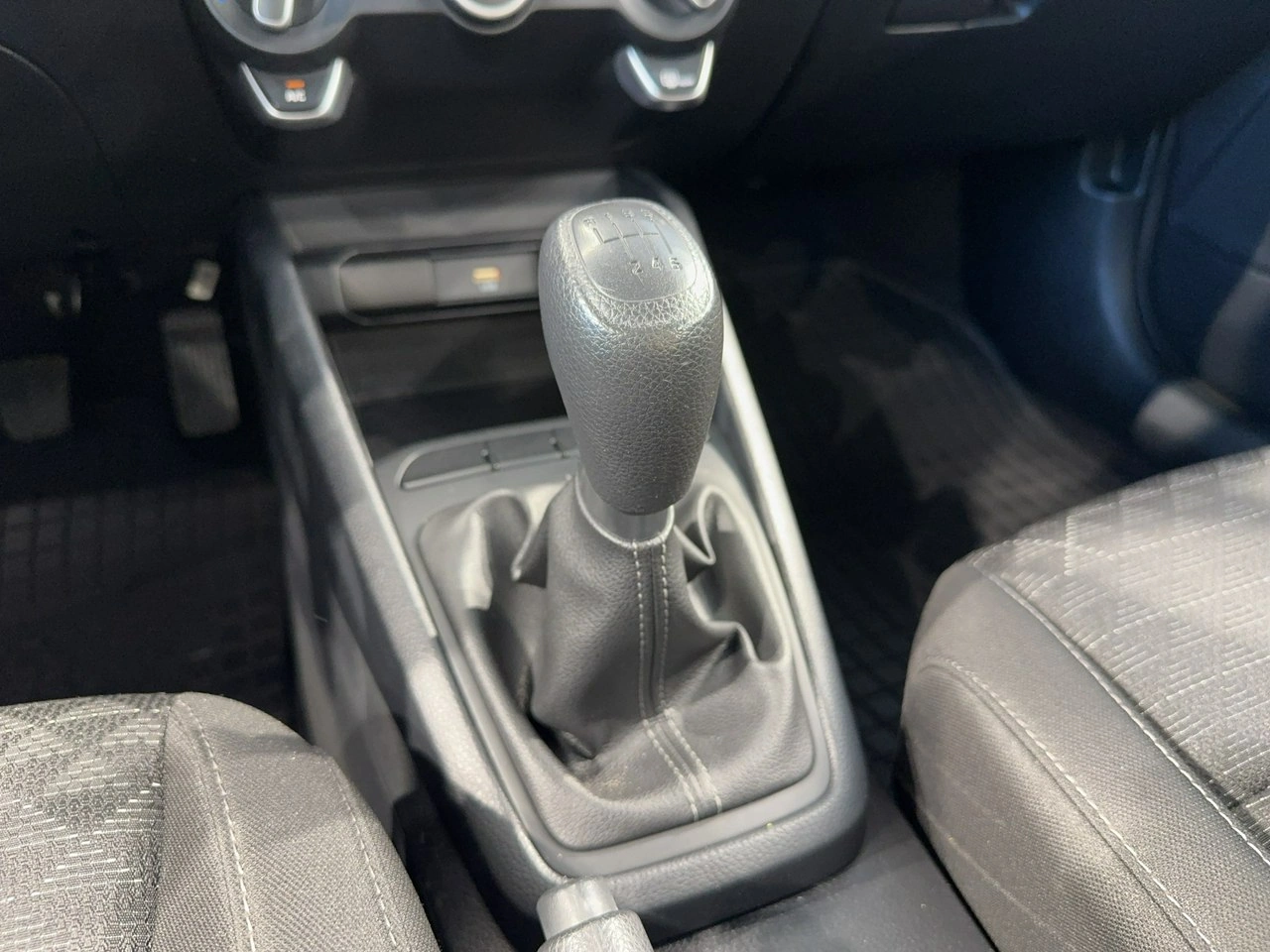 Kia Rio - Zdjęcie 19