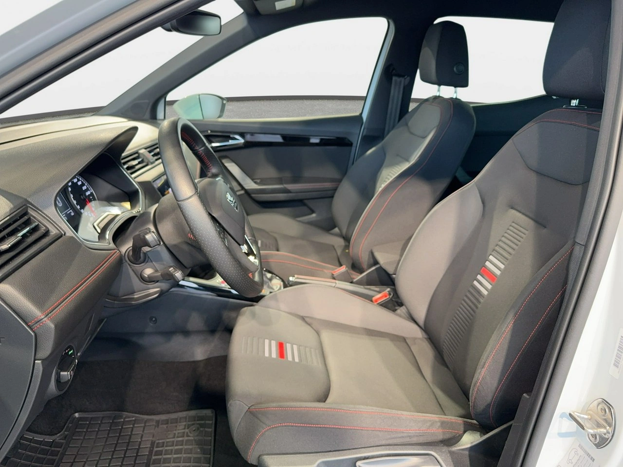 Seat Arona - Zdjęcie 11