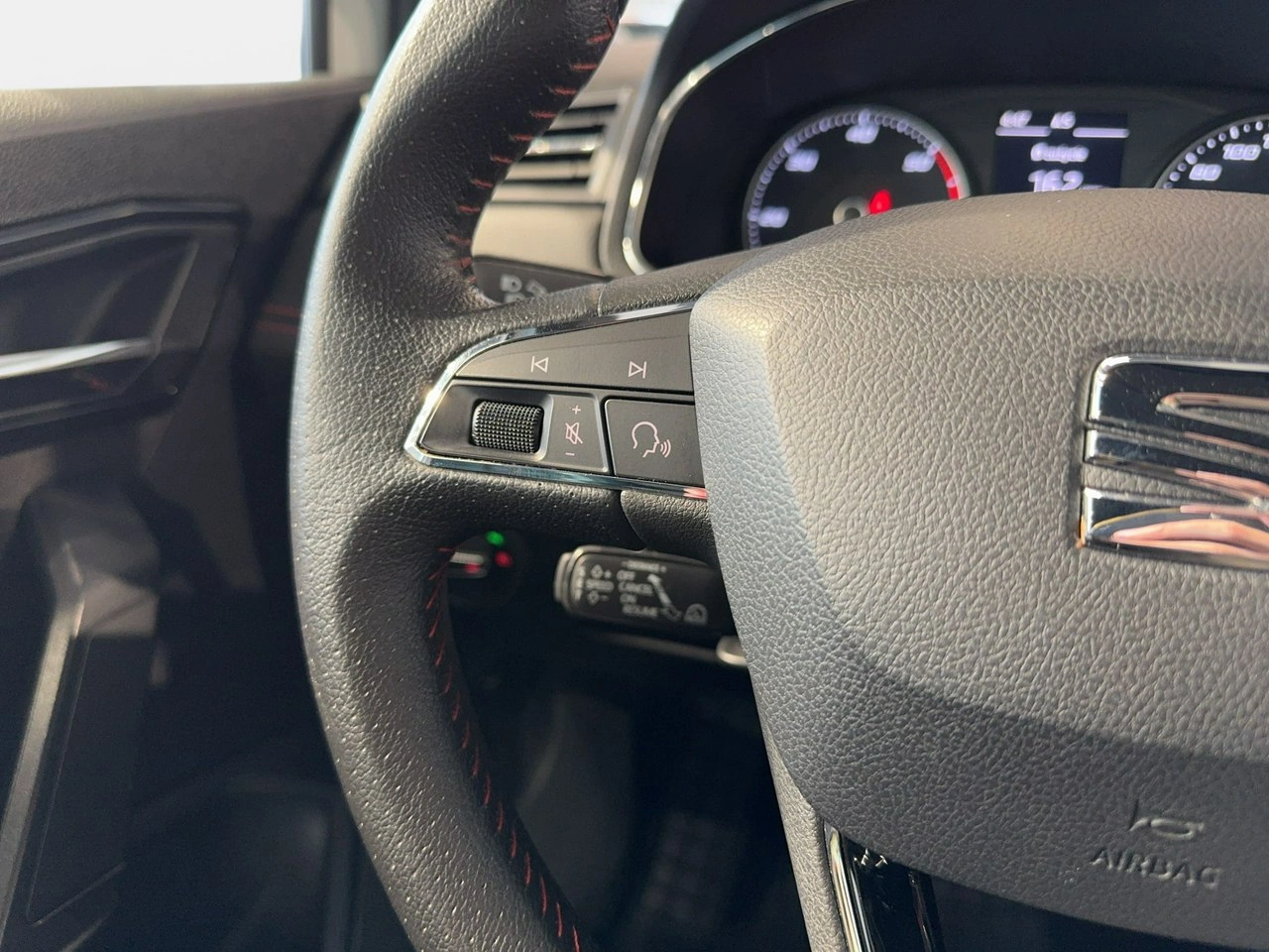 Seat Arona - Zdjęcie 17