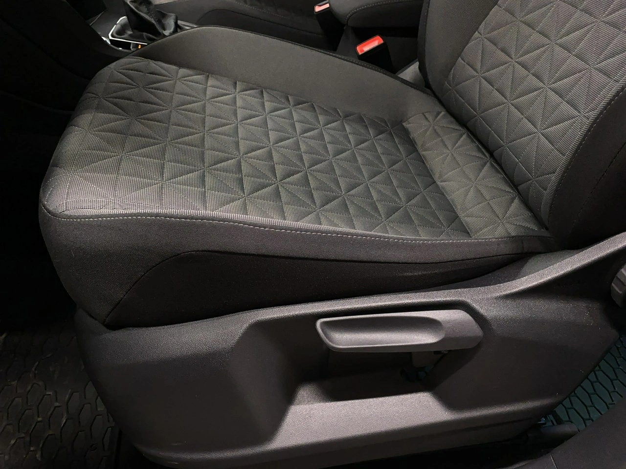 Volkswagen Tiguan - Zdjęcie 12