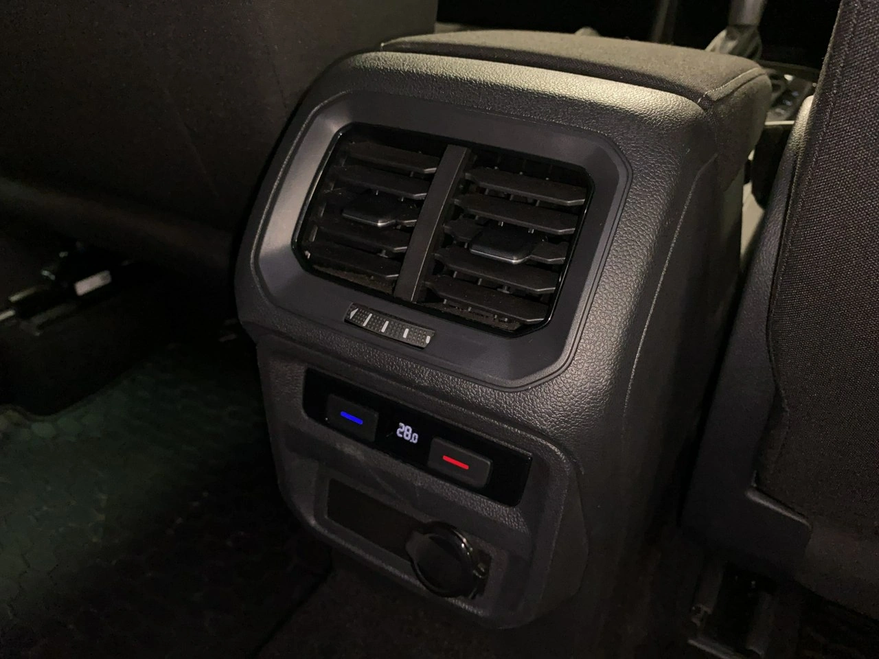 Volkswagen Tiguan - Zdjęcie 15