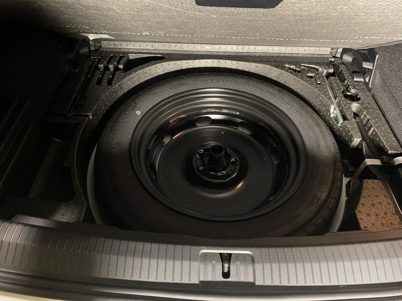 Volkswagen Tiguan - Zdjęcie 17