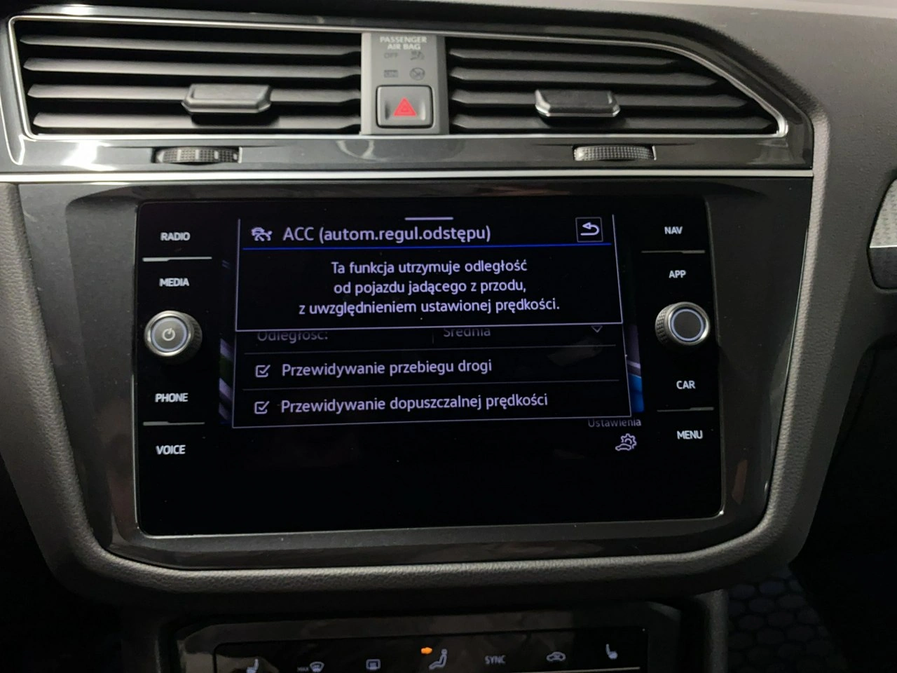 Volkswagen Tiguan - Zdjęcie 31