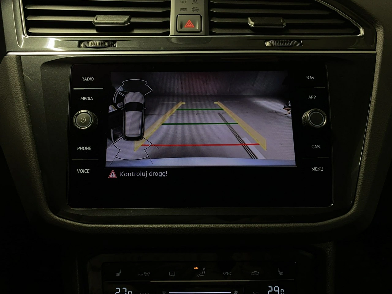 Volkswagen Tiguan - Zdjęcie 32