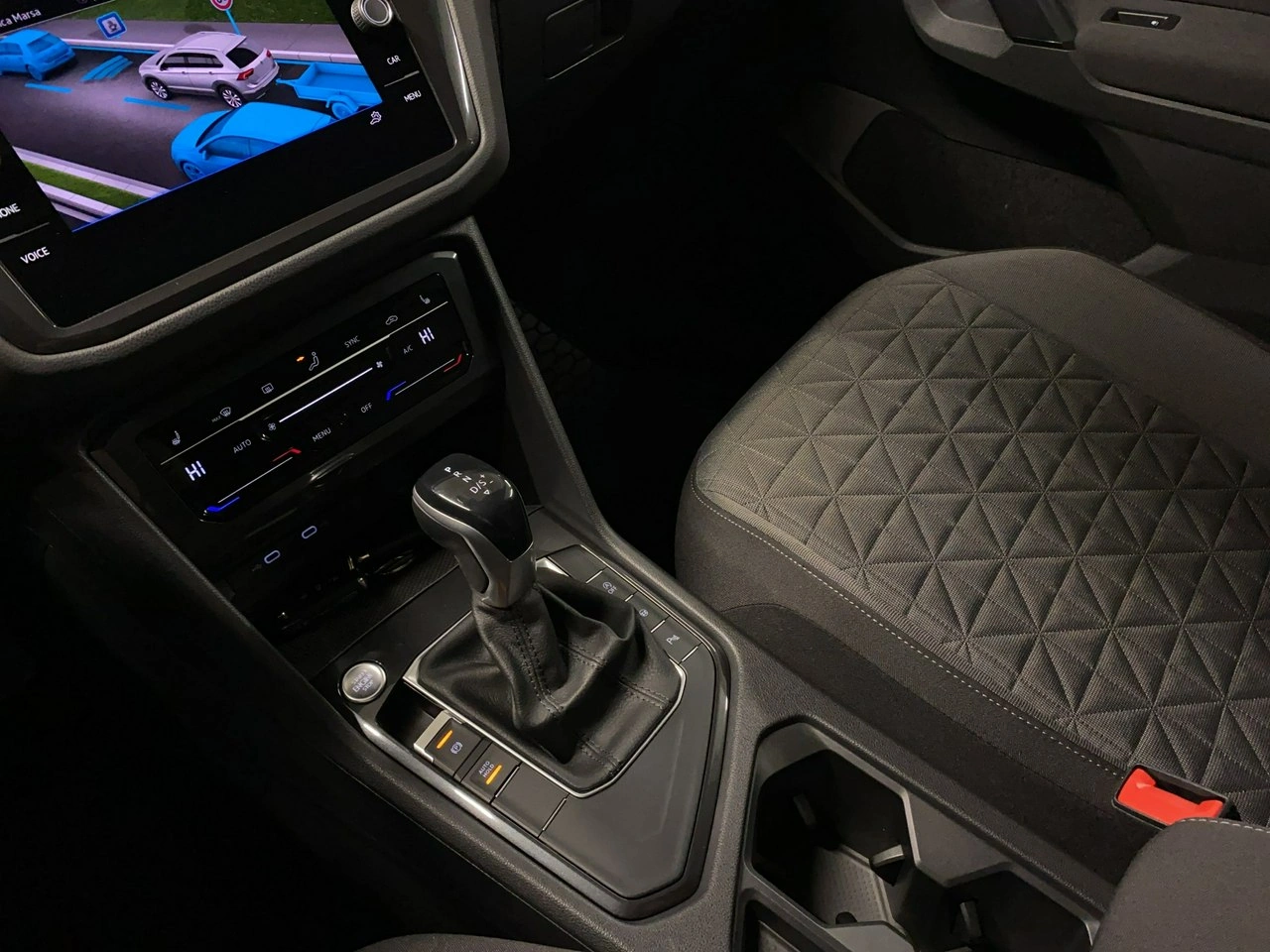 Volkswagen Tiguan - Zdjęcie 35