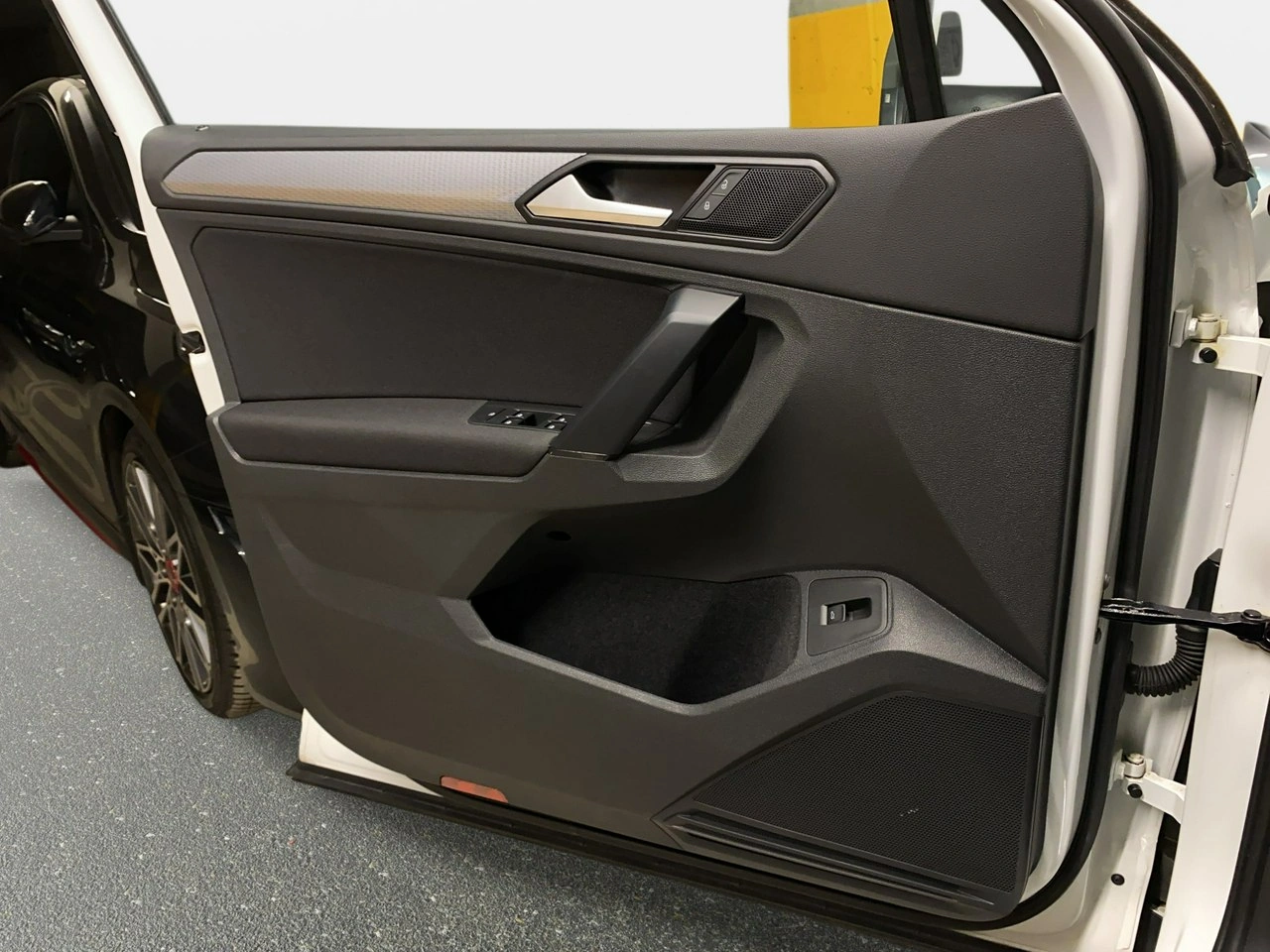 Volkswagen Tiguan - Zdjęcie 37