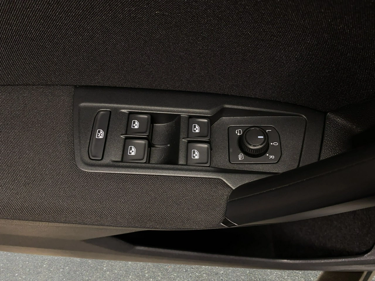 Volkswagen Tiguan - Zdjęcie 38