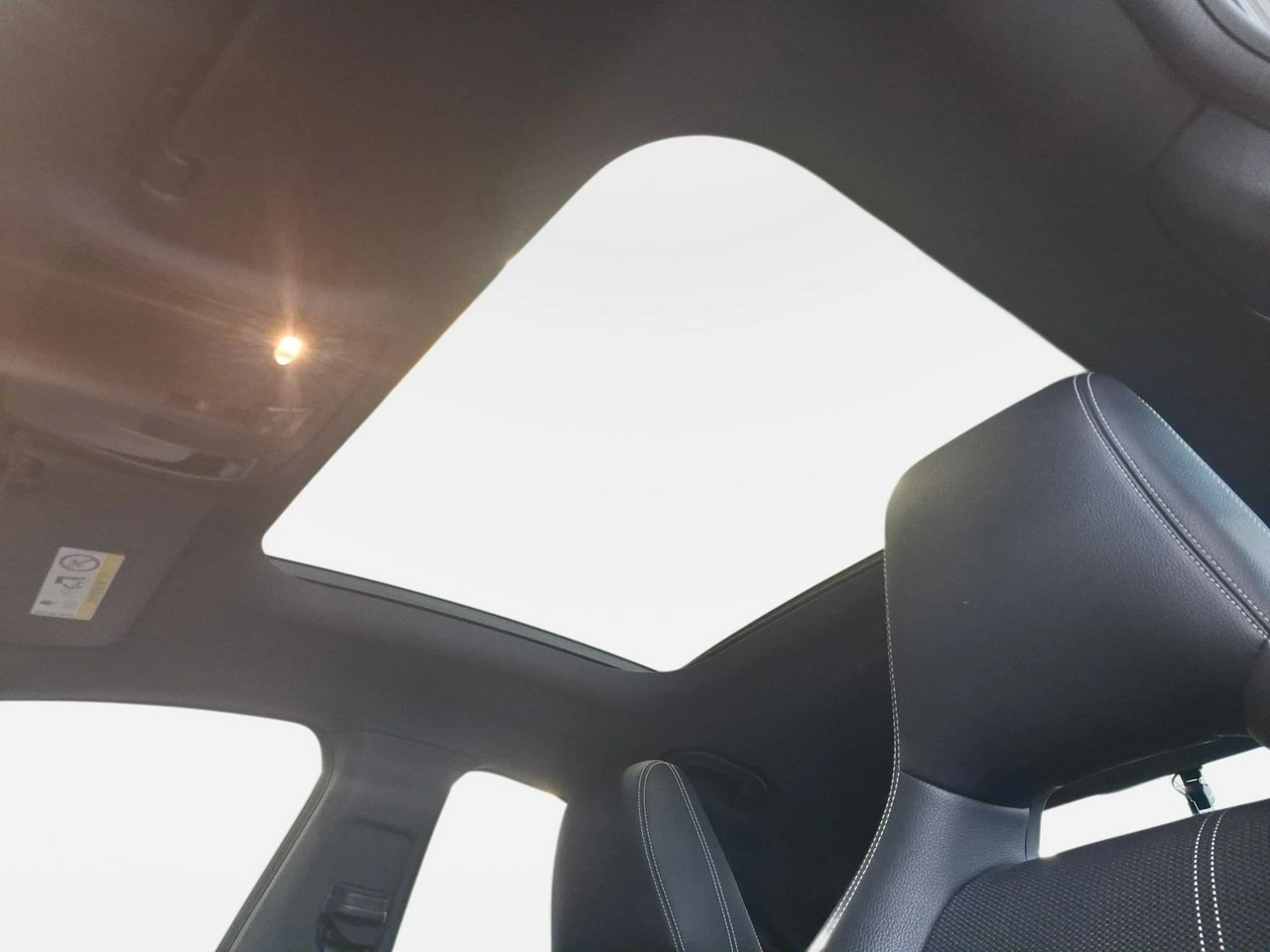 Mercedes CLA 180 - Zdjęcie 9