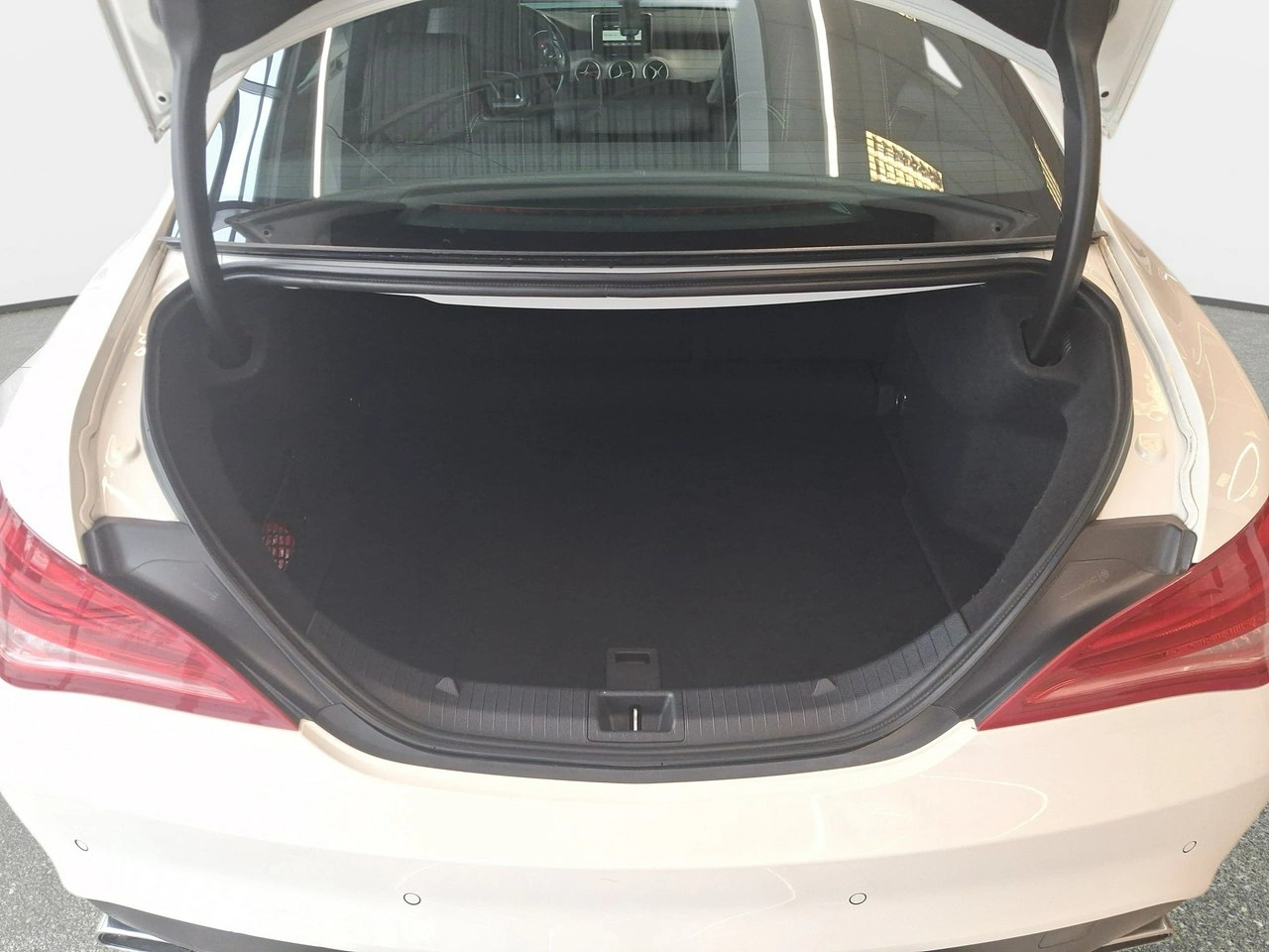 Mercedes CLA 180 - Zdjęcie 11