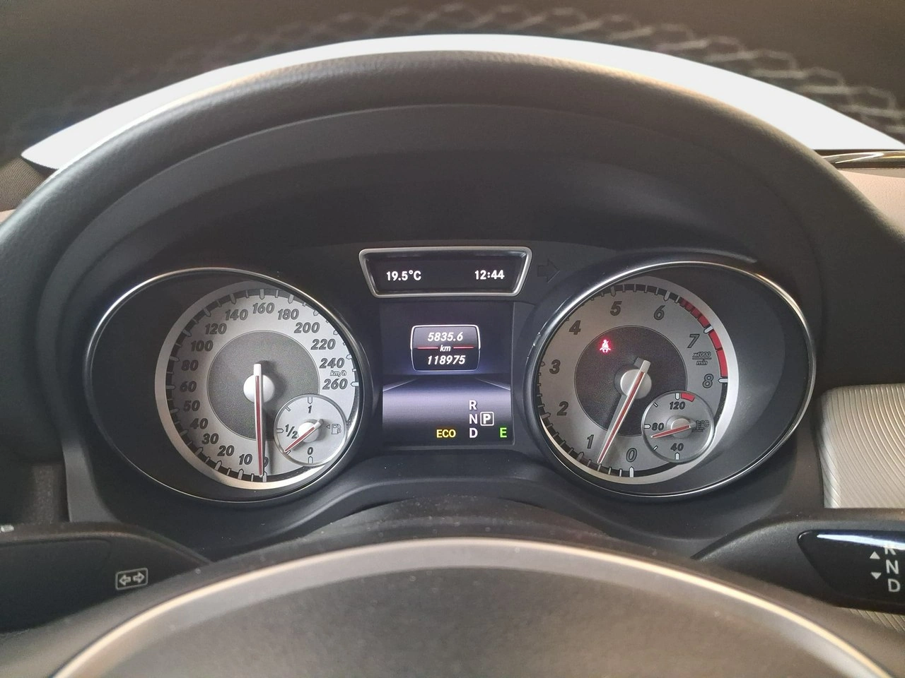 Mercedes CLA 180 - Zdjęcie 16