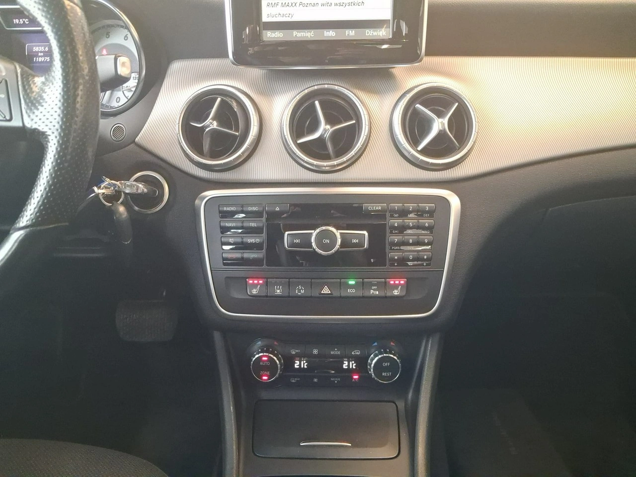 Mercedes CLA 180 - Zdjęcie 19