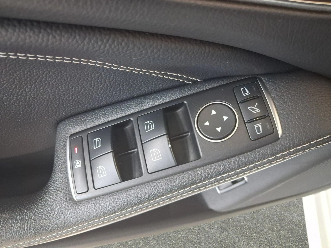 Mercedes CLA 180 - Zdjęcie 22