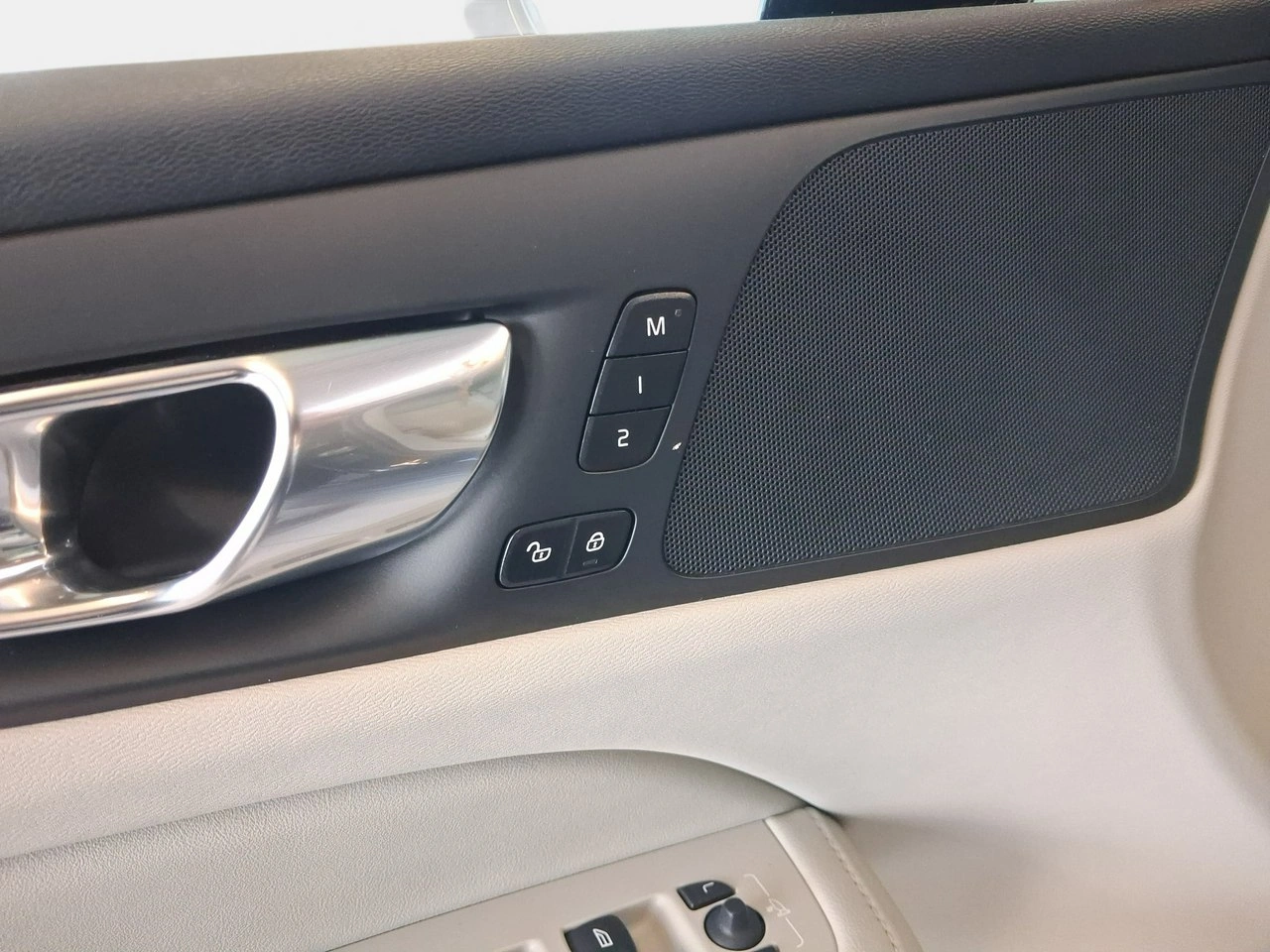 Volvo V60 Cross Country - Zdjęcie 23