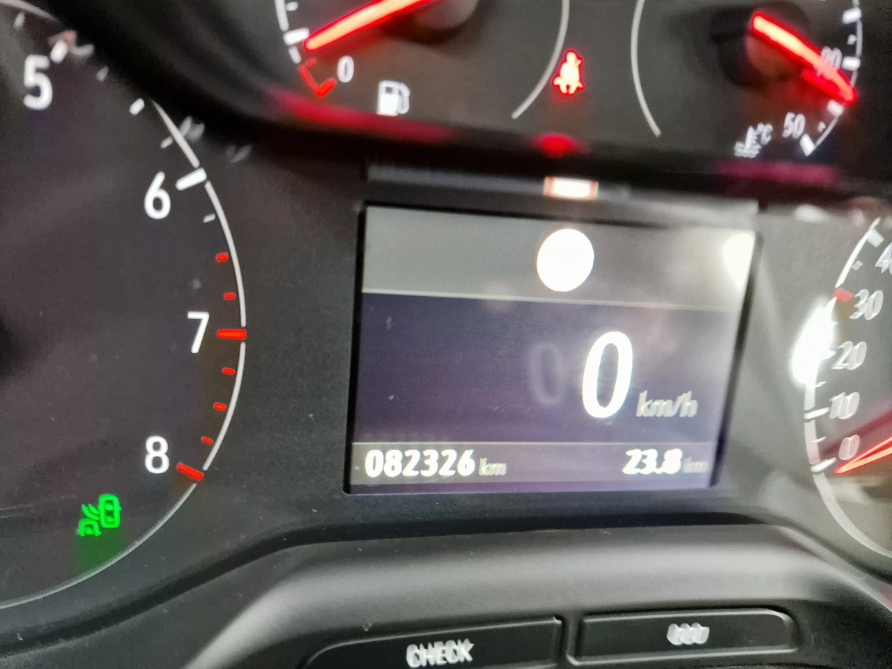 Opel Crossland X - Zdjęcie 35