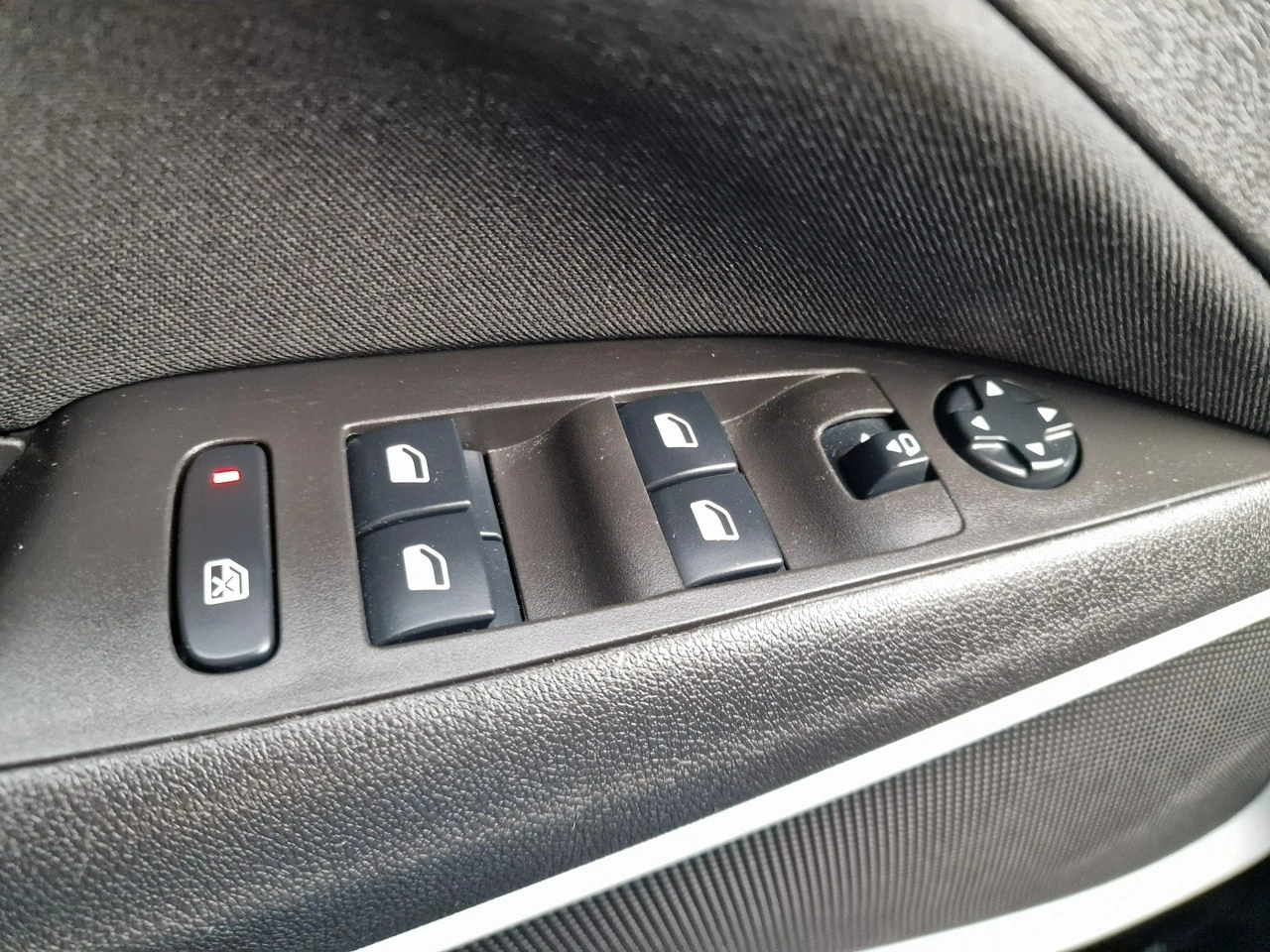 Opel Crossland X - Zdjęcie 37