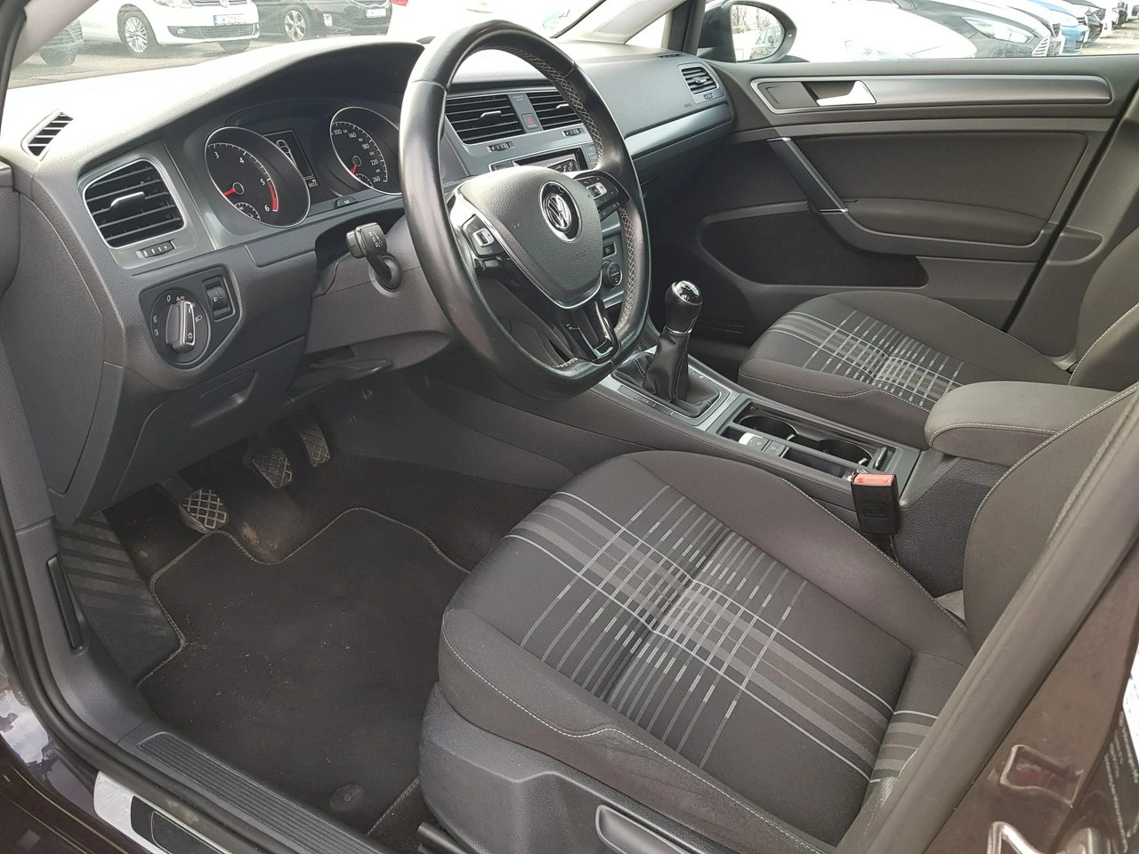 Volkswagen Golf - Zdjęcie 9