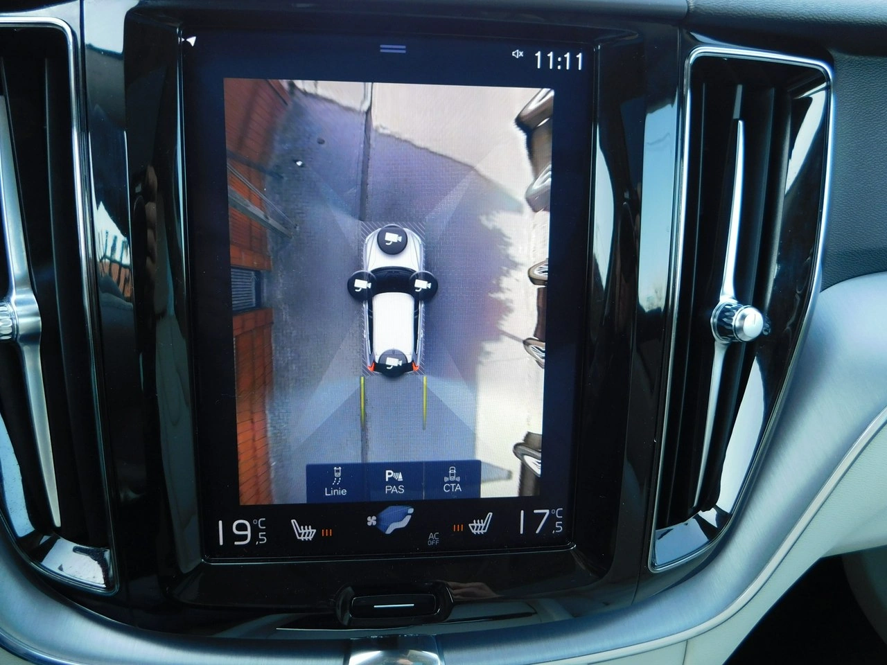 Volvo XC 60 - Zdjęcie 16