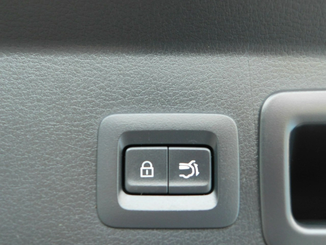 Mazda CX-30 - Zdjęcie 24