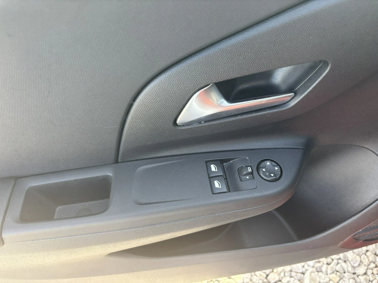 Opel Corsa - Zdjęcie 16