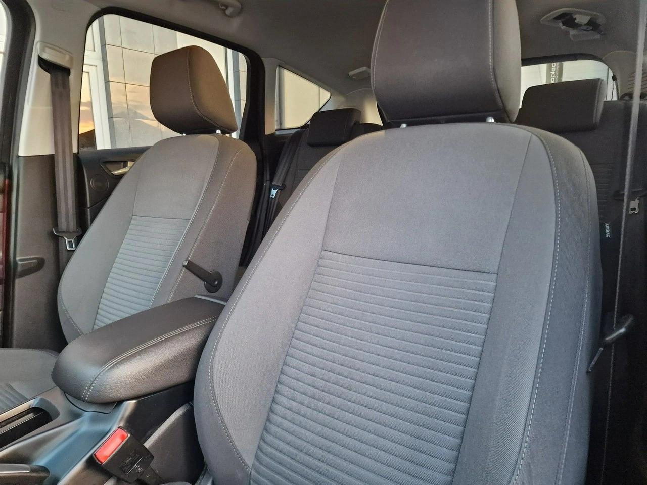 Ford C-MAX - Zdjęcie 18