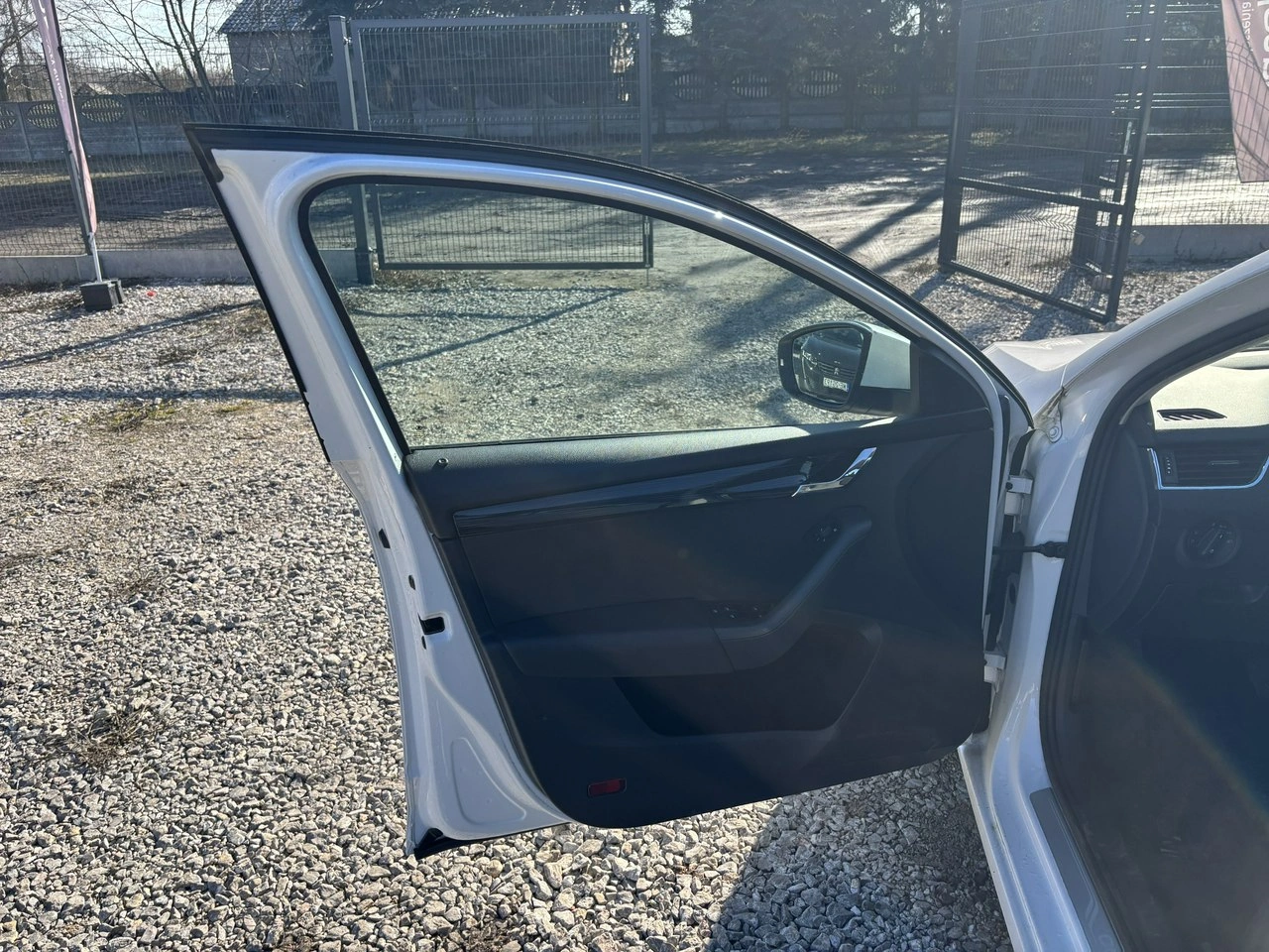 Skoda Octavia - Zdjęcie 15