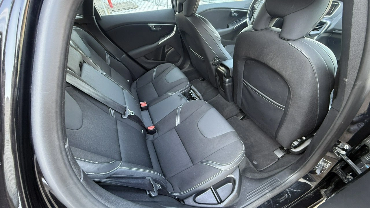 Volvo V40 - Zdjęcie 18