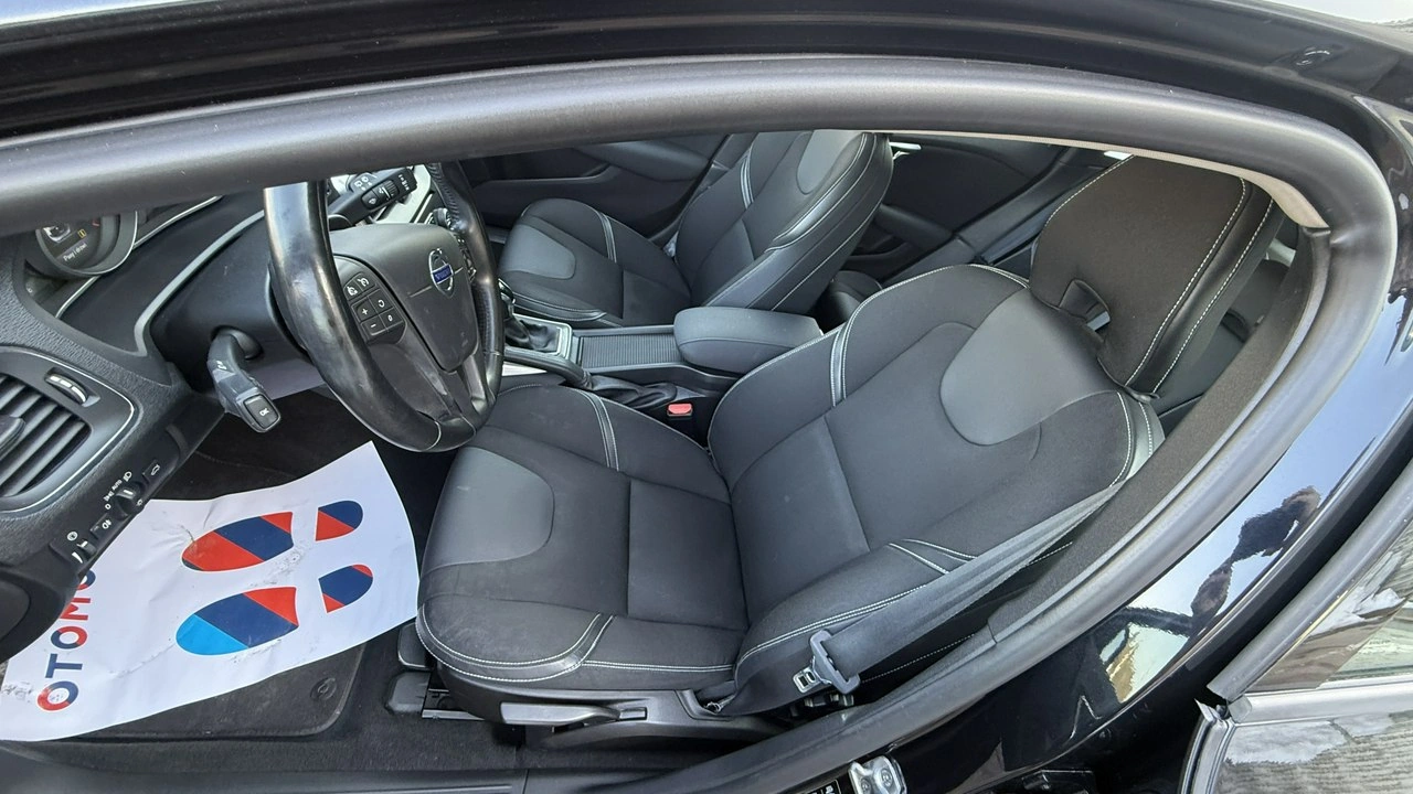 Volvo V40 - Zdjęcie 24