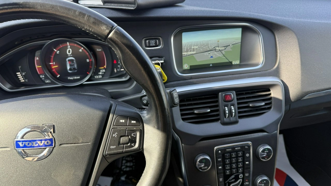 Volvo V40 - Zdjęcie 28