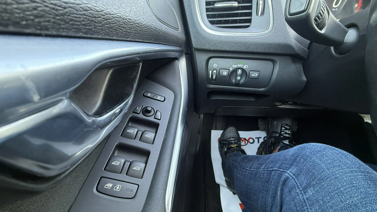 Volvo V40 - Zdjęcie 29