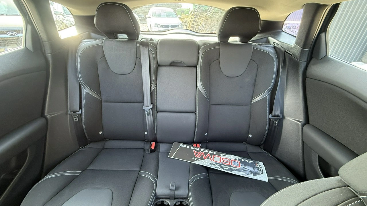 Volvo V40 - Zdjęcie 30