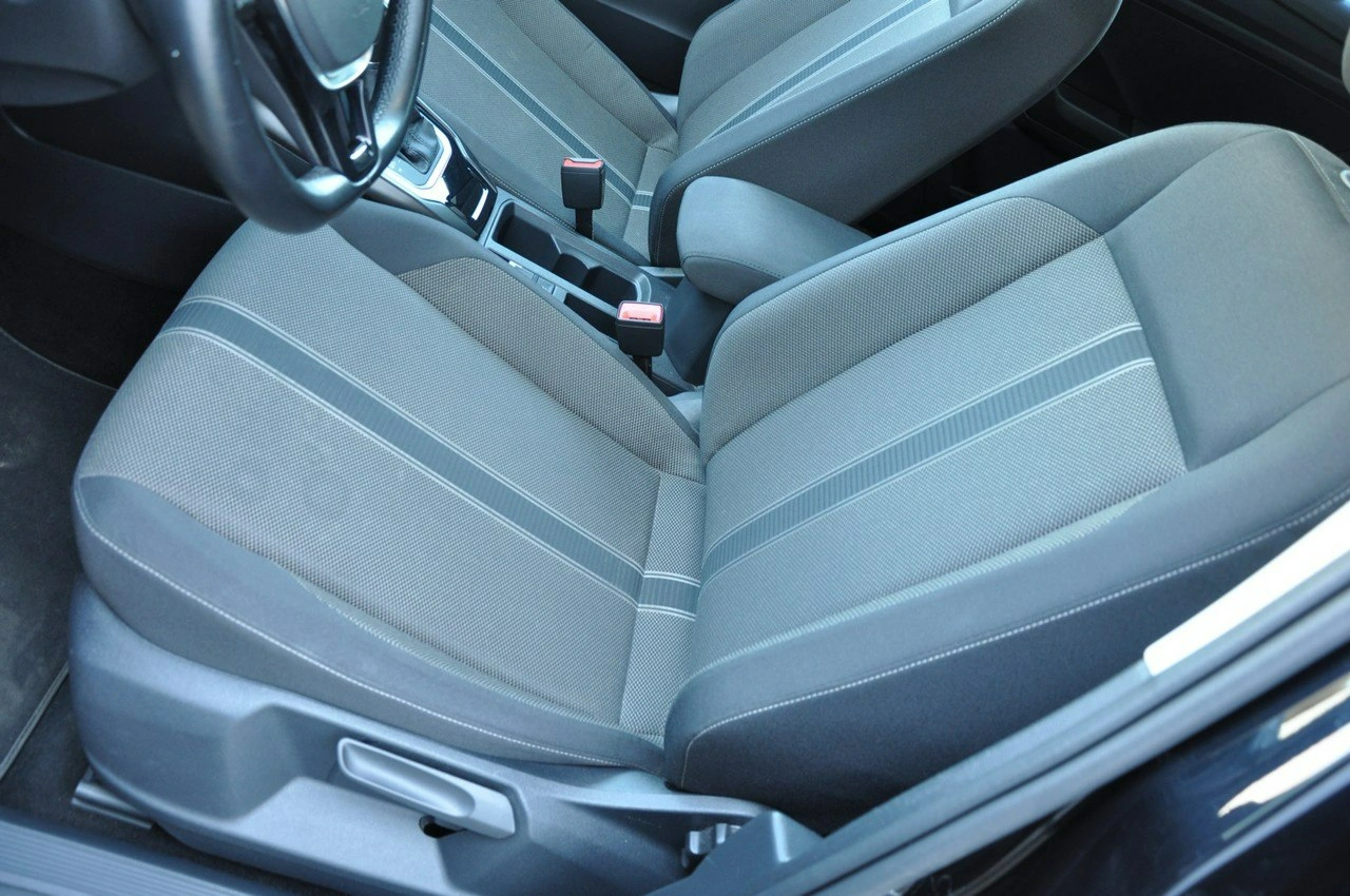 Volkswagen T-Roc - Zdjęcie 11