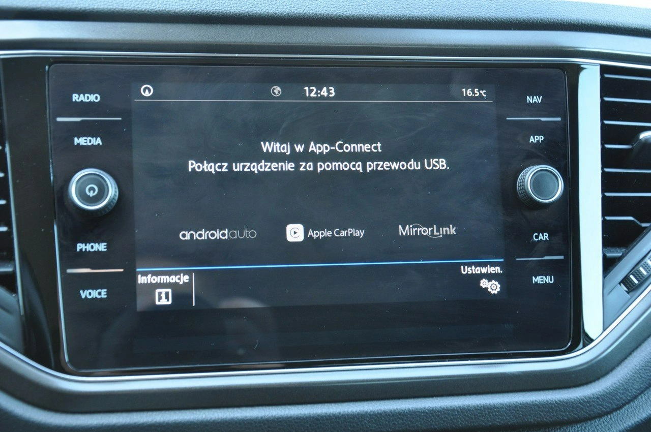 Volkswagen T-Roc - Zdjęcie 18