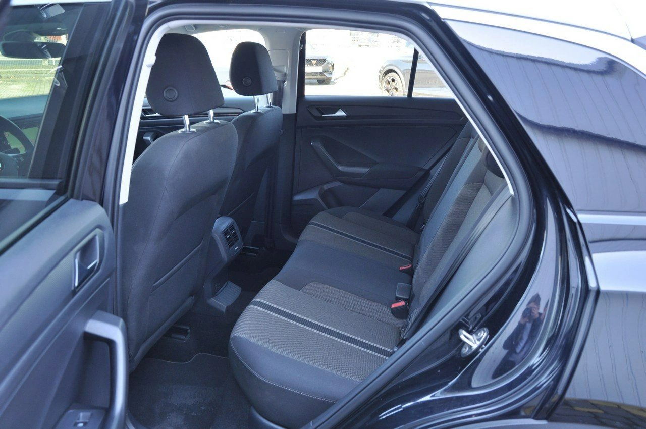 Volkswagen T-Roc - Zdjęcie 21